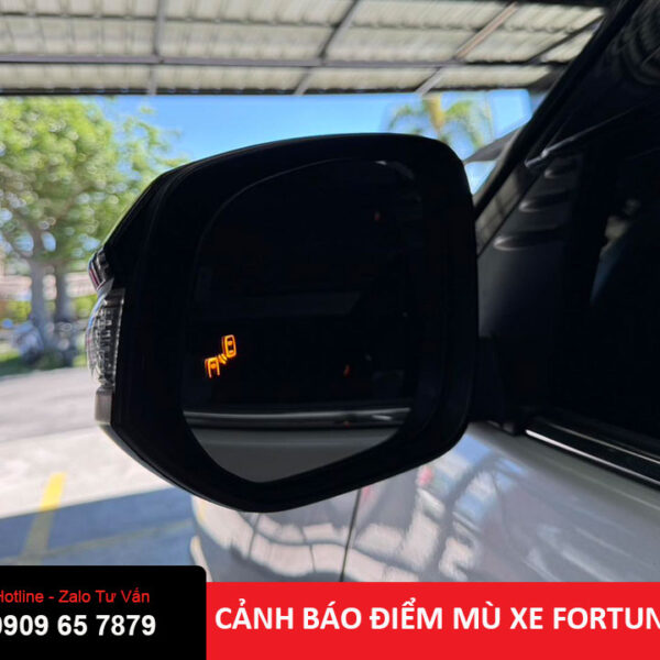Gắn cảnh báo điểm mù Fortuner