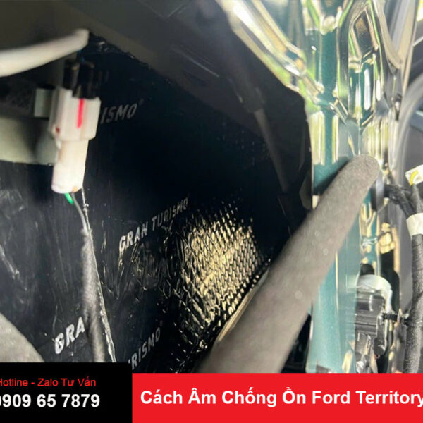 Cách âm chống ồn xe Ford Territory